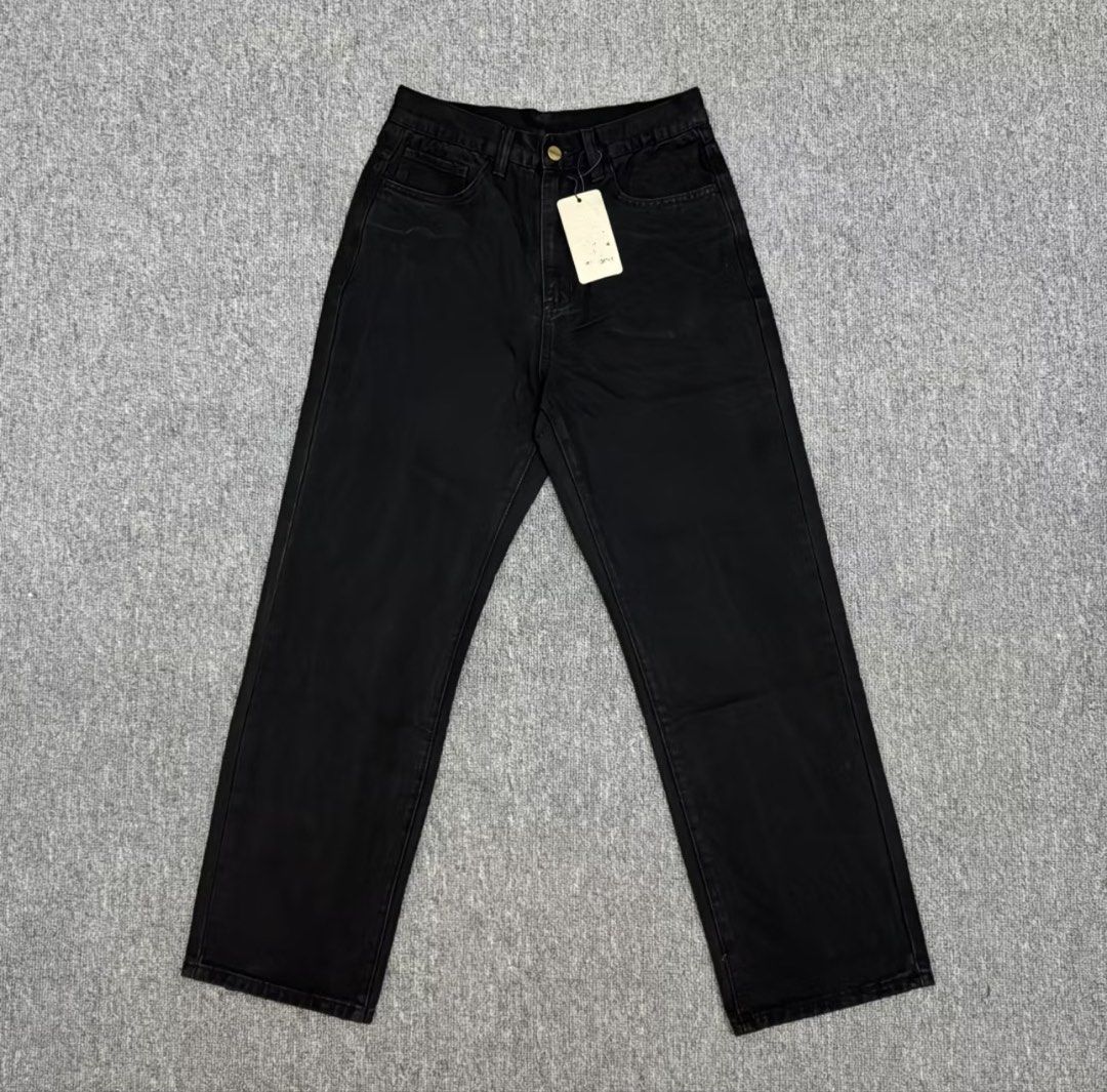 Carhartt bossing? (Category: Jeans) located in Batangas. Submitted by vault043 (Listing ID 1470010775, Image 3). Description: Pre order tayo sah any size ETA natin dec 15.