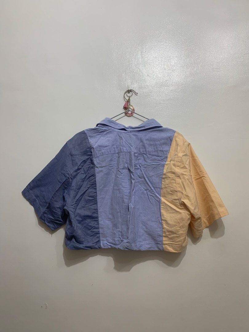Carhartt cropped patchwork colorblock button-down shirt for women (Category: Others Tops) located in Manila. Submitted by nikwieue (Listing ID 1469999067, Image 2). Description: complete logo but cut tags.