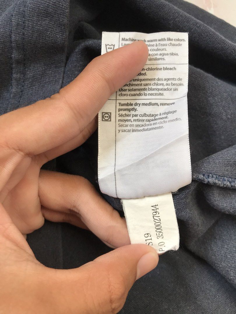 CARHARTT TEE SHIRT (Category: Activewear) located in Manila. Submitted by crismil1 (Listing ID 1470097844, Image 3). Description: DIMES 22 WIDTH 29 LENGTH EXCELLENT CONDITION 9.8/10 COLOR RATE.