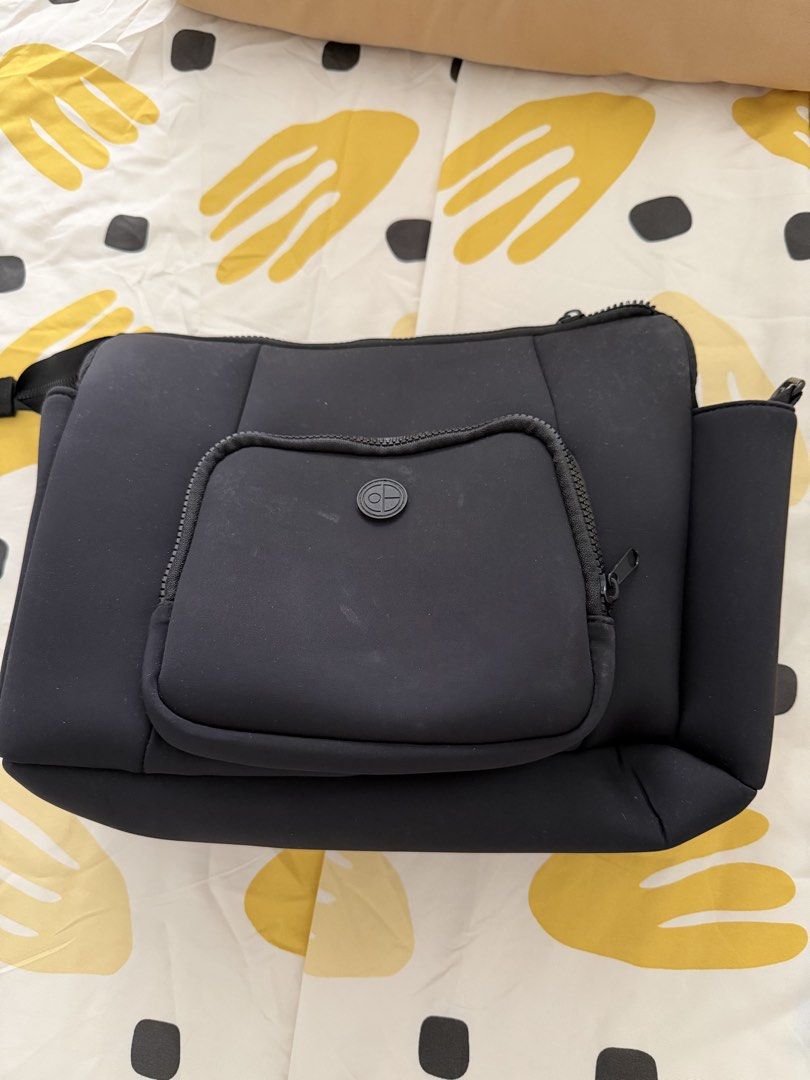 Carry-on diaper bag (Category: Diaper Bags & Wetbags) located in Quezon City. Submitted by nmimicu (Listing ID 1469969517, Image 1). Description: .