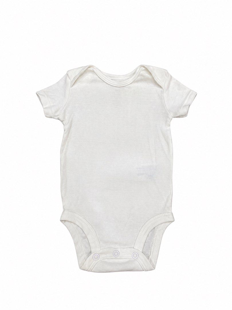 Carter’s Onesie (3M) (Category: Babies & Kids Fashion) located in Angeles City. Submitted by aeapreloved (Listing ID 1469983709, Image 1). Description: Carter’s Plain White Baby Bodysuit 🤍 • Size: 3 months • Color: White • Soft, comfortable fabric • Short sleeves with envelope neckline • 3 snap-button closure for easy diaper changes .