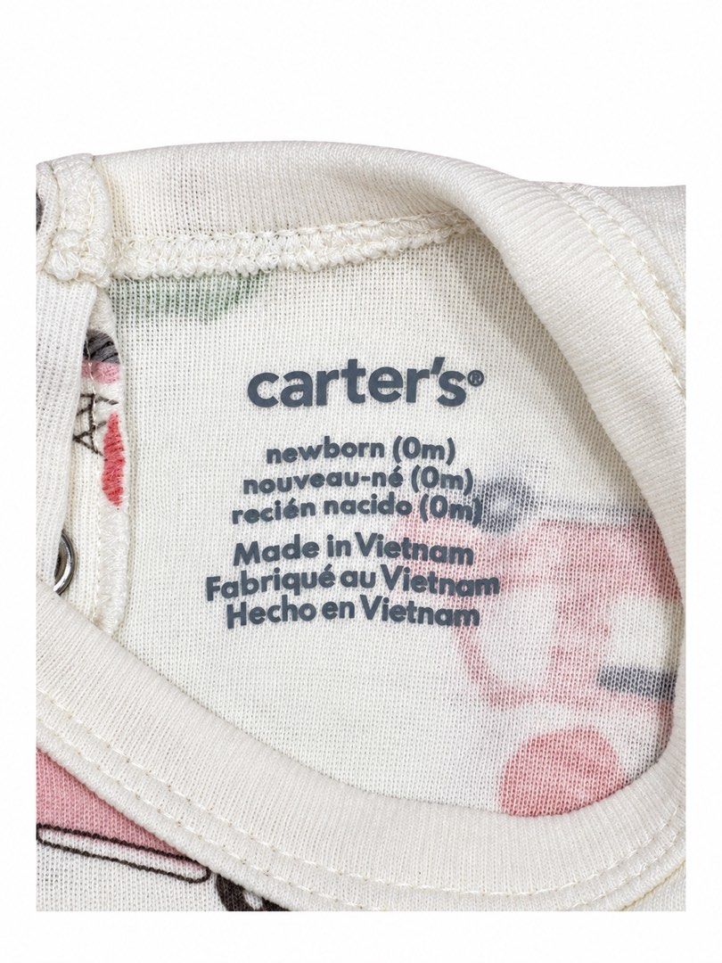 Carter’s Romper (Newborn) (Category: Babies & Kids Fashion) located in Angeles City. Submitted by aeapreloved (Listing ID 1470037120, Image 3). Description: Carter’s Newborn Romper 🌸 • Size: Newborn (0M) • White with a cute pastel print • Soft, lightweight fabric • Short sleeves with an easy-to-wear design • Snap-button closure for convenient dressing and diaper changes • Made in Vietnam Preloved baby clothes, perfect for everyday wear! 💕.