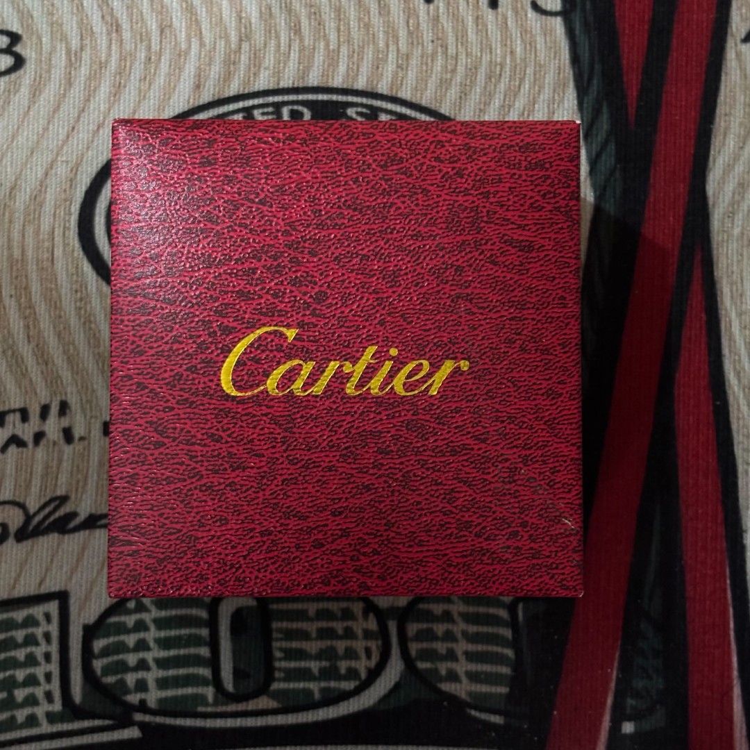 Cartier Santos Top-Grade Replica Watch. (Category: Men's Watches) located in Manila. Submitted by babaengmaypangarap (Listing ID 1469997346, Image 2). Description: LAST PRICE NA ₱3,000 AND PM LANG IF INTERESTED WALA NA TATAWAD.