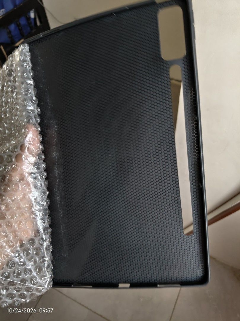 Case for Lenovo Tab P12 (Category: Other Accessories) located in Marikina City. Submitted by charles055 (Listing ID 1470122316, Image 2). Description: .