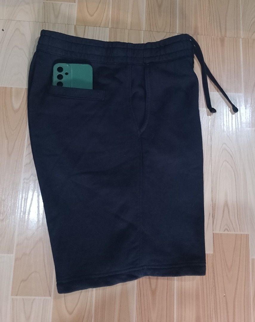 Casper Black Sweatshorts H&M Collaboration (Category: Shorts) located in San Jose del Monte. Submitted by azetor (Listing ID 1469991803, Image 3). Description: Black sweatshorts with Casper the Friendly Ghost graphic on the leg. Cool bubble letter font spells out Casper. Elastic waistband with adjustable drawstring cords. Made from comfortable fleece cotton material. Includes two side pockets. Official H&M collaboration merchandise. Great casual 