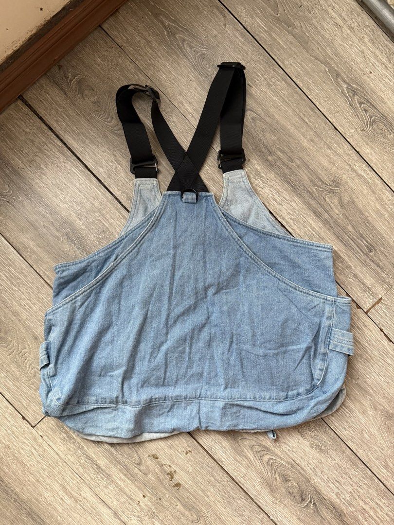Catalog Emergency Supply Denim Cargo Utility Vest (Category: Vests) located in Legazpi City. Submitted by thefelicitythriftwear (Listing ID 1469988797, Image 3). Description: Catalog vest Small on tag Length 27 (strap to bottom) Width 21 Excellent Condition Color Rate 9.7/10 No Issue ₱680 Disclaimer: This Item of clothing is not affiliated with any of the brands posted or mentioned in this account. All copyright and trademarks are reserved to the
