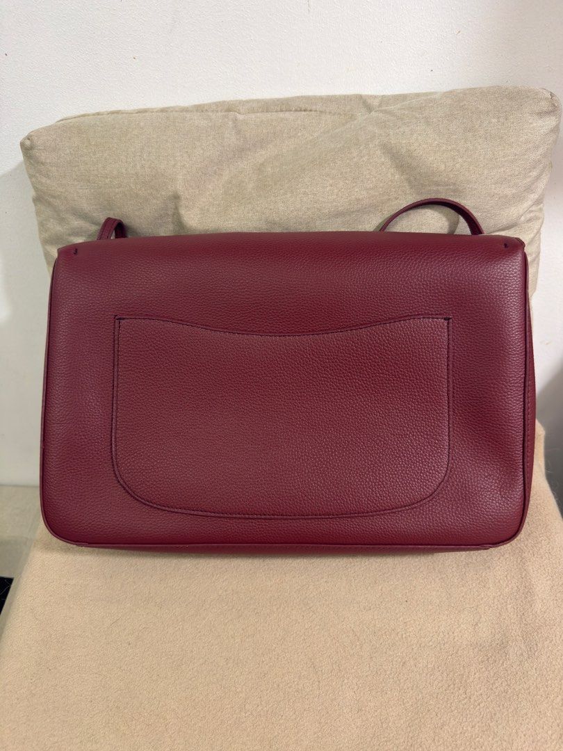 CC 26 Maxi Flap Large 38cm (Category: Shoulder Bags) located in Makati City. Submitted by empiricalluxe (Listing ID 1470135324, Image 3). Description: Dark burgundy with silver hardware With dust bag 📍Legazpi Village, Makati I’m on the nightshift so replies may be slow during the daytime Buyers will be responsible for booking and paying for same-day delivery service For buyers in Metro Manila and nearby areas only that are serviceable by same-da