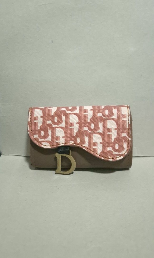 CD Insp Card Holder in Tan (Category: Wallets & Card holders) located in Bulacan. Submitted by rgrs.collexn (Listing ID 1469961402, Image 1). Description: Maganda sya. For everyday use na rin. ✨ Check out my listings for more affordable preloved finds! ✨ Please manage your expectations as all items are preloved. Any flaw/s, if applicable, will be clearly indicated in the item description. ‼️ No joy reservers or bogus buyers. ‼️ Clicking "Offer" m