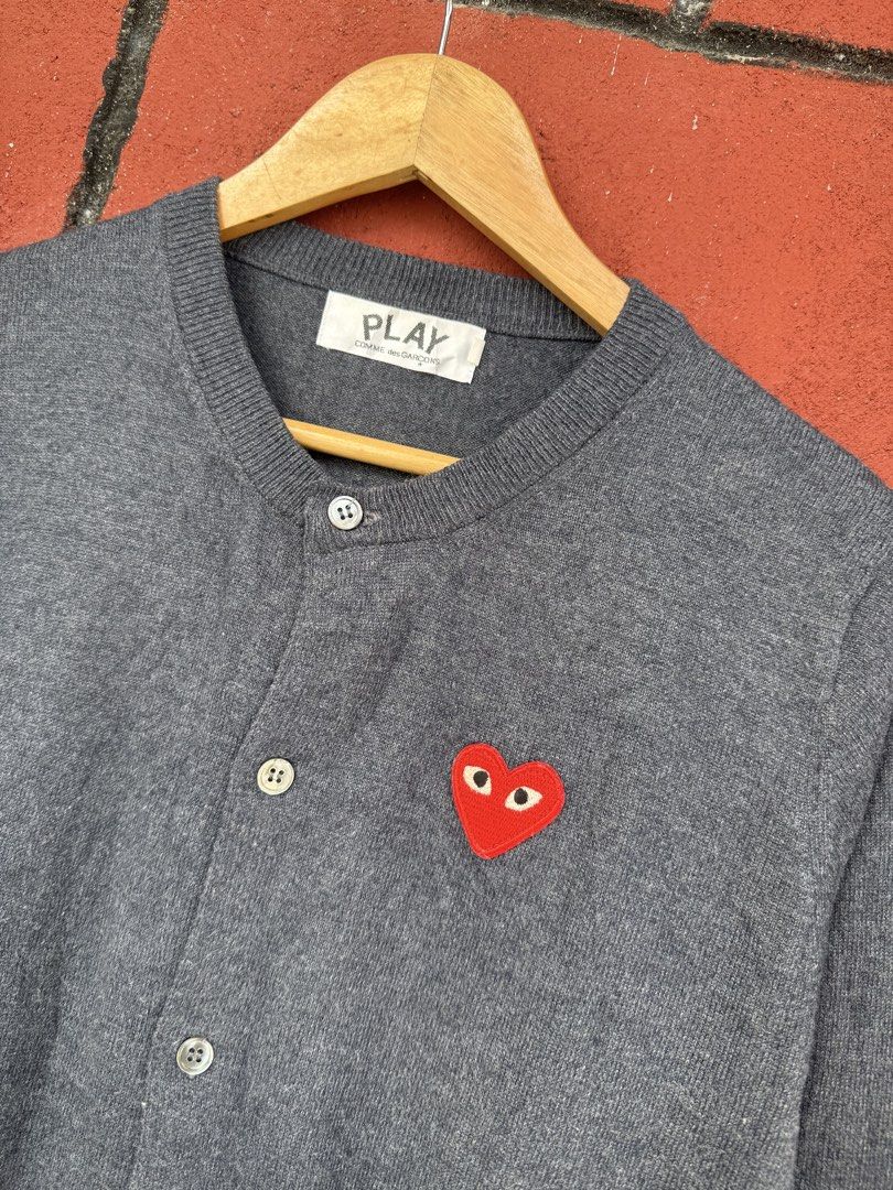 Cdg Play (Category: Coats, Jackets and Outerwear) located in Baguio. Submitted by mardimercredi14 (Listing ID 1470013801, Image 2). Description: 🔥 CDG Play Dimensions: 19.5*24.5 Condition: excellent Color Rate: 10 ❌ dot ink stain.
