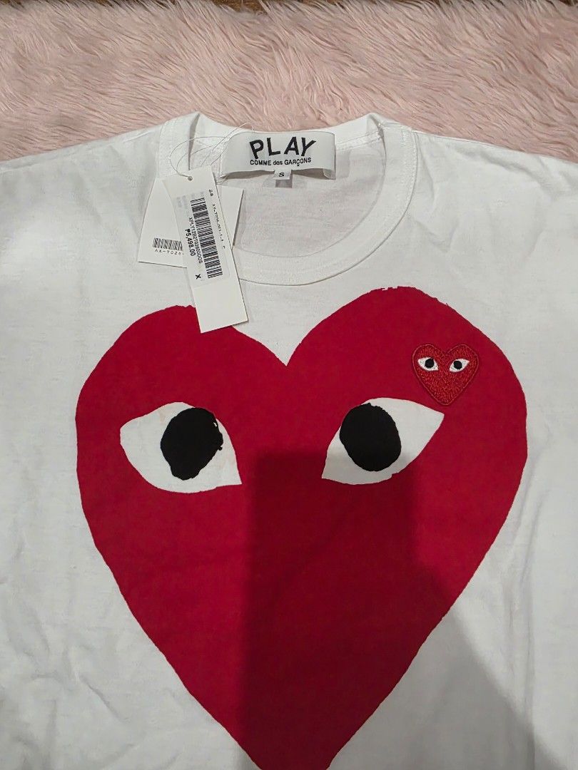 Cdg play tshirt (Category: Tshirts & Polo Shirts ) located in Manila. Submitted by machoxmatt (Listing ID 1470067730, Image 2). Description: brandnew (below srp) size: small (w18, L26) mop:bdo/gcash shipping at buyer's expense.