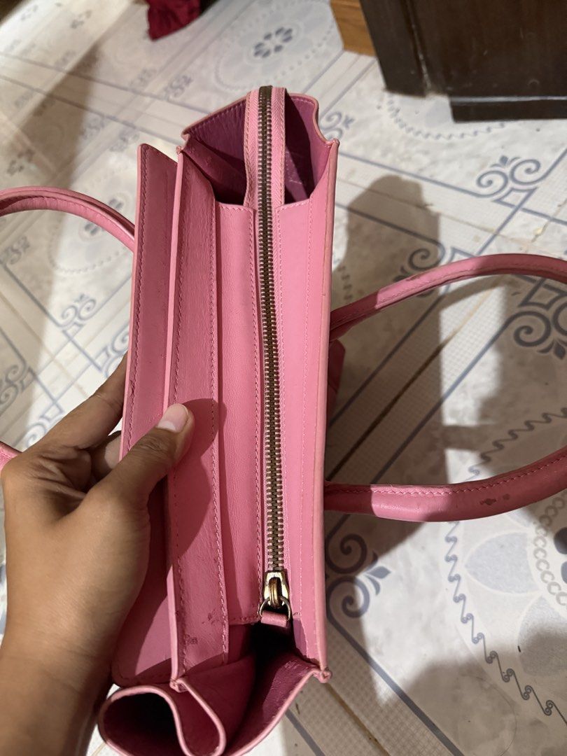 Celine (Category: Luxury Bags & Wallets) located in Manila. Submitted by kayecake_ (Listing ID 1469948884, Image 3). Description: .