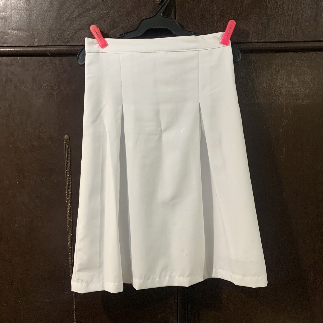 CEU Daily Uniform Set (Science) (Category: Sets or Coordinates) located in Makati City. Submitted by locanasang82074 (Listing ID 1470018742, Image 2). Description: 📌 rfs: graduated alr 📌 official 📌 with debossed ceu logo pattern.