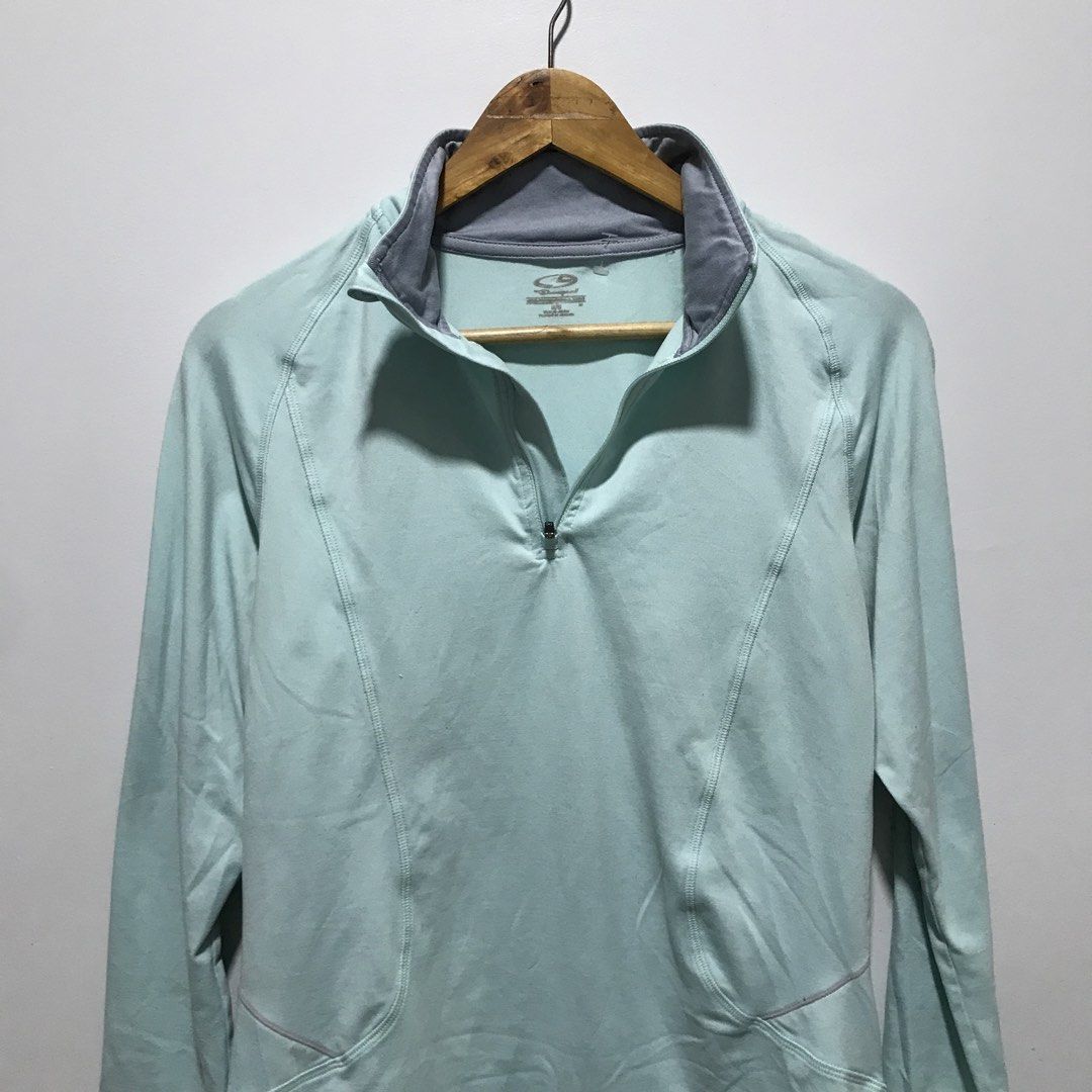 CHAMPION Longsleeve Running | Activewear (Category: Activewear) located in Cavite. Submitted by tanya.valentin (Listing ID 1469963802, Image 3). Description: - 20-23x27 ( Stretched).