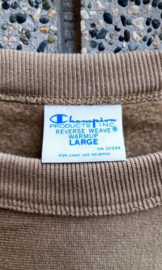 CHAMPION REVERSE WEAVE CREWNECK (Category: Activewear) located in Davao. Submitted by st333tcartel (Listing ID 1469992272, Image 3). Description: Large Length 25 Width 24.