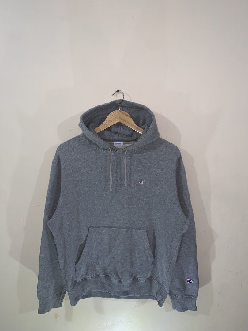 Champions hoodie (Category: Hoodies) located in Manila. Submitted by bud_thriftt (Listing ID 1469962898, Image 2). Description: champions hoodie all authentic complete tags pili lang kayo iba iba price 350-600.