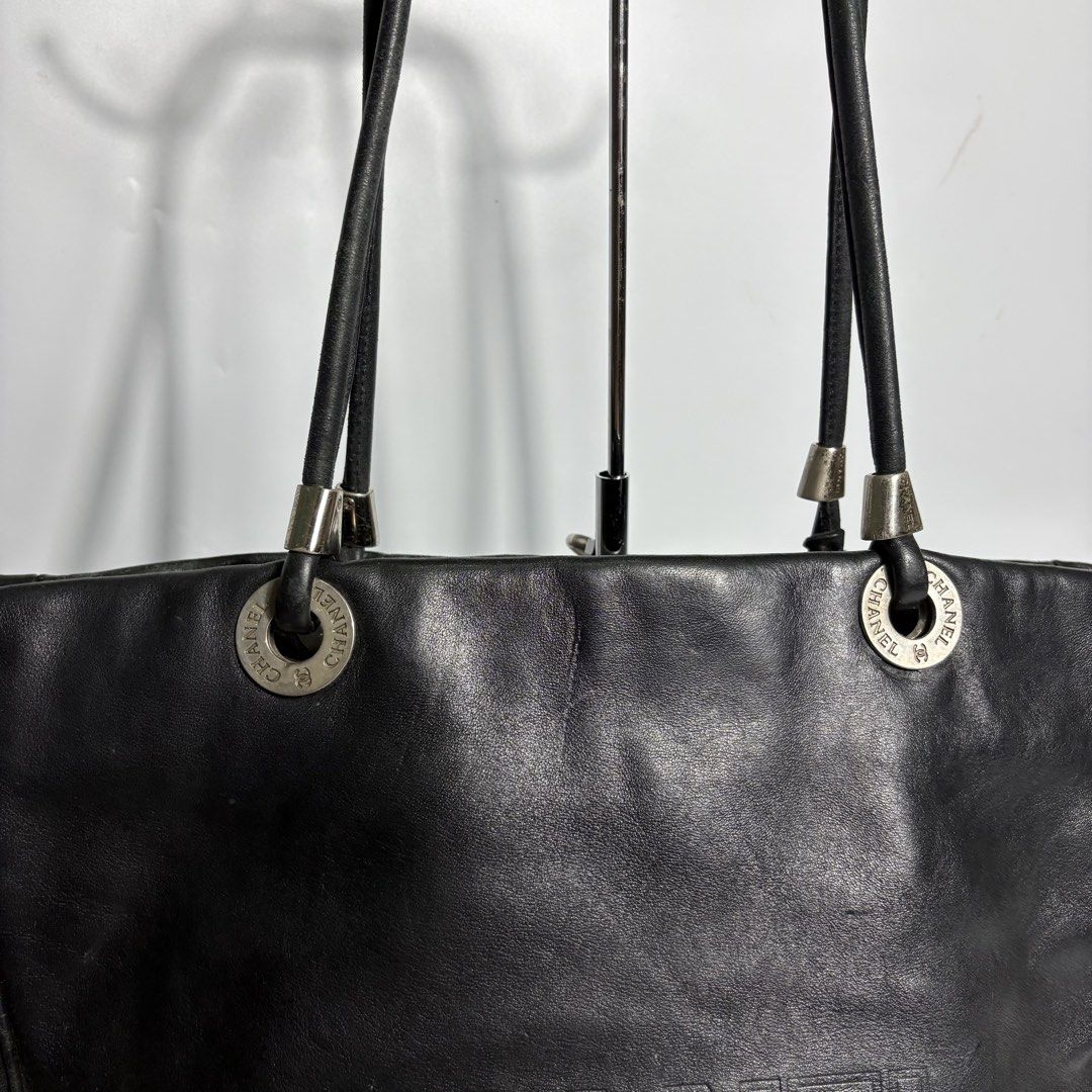Chanel (Category: Luxury Bags & Wallets) located in Iloilo. Submitted by profitpicks (Listing ID 1470133462, Image 3). Description: .