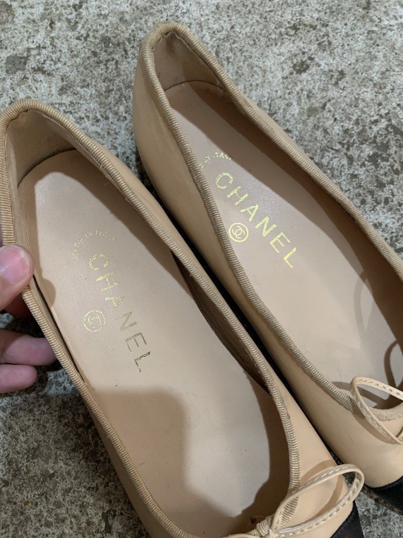 chanel ballet flats (Category: Flats & Sandals) located in Manila. Submitted by _blessmeo (Listing ID 1470010535, Image 3). Description: 37 eu on tag in decent condition ballet flats type needs clean with minor drags & rub marks still wearable! .