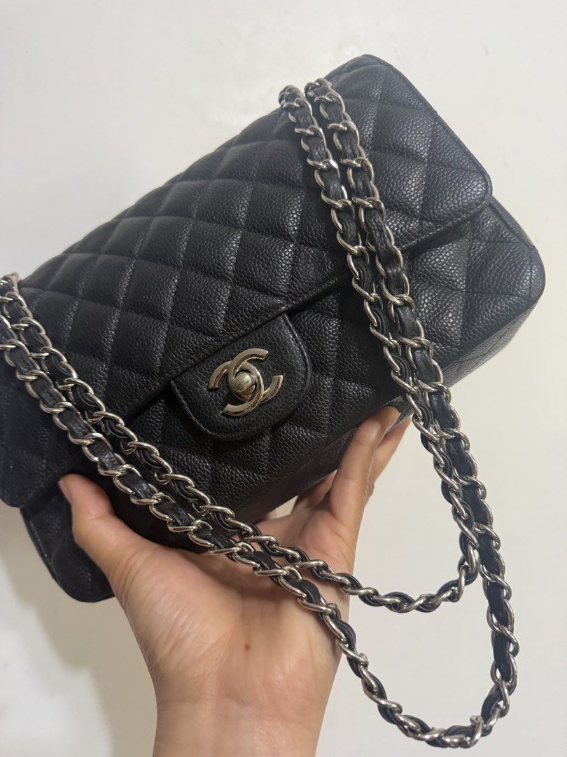 Chanel double flap (Category: Luxury Bags & Wallets) located in Manila. Submitted by prelovedbyramiah (Listing ID 1469948270, Image 2). Description: Like new outside expire ung inside nya .