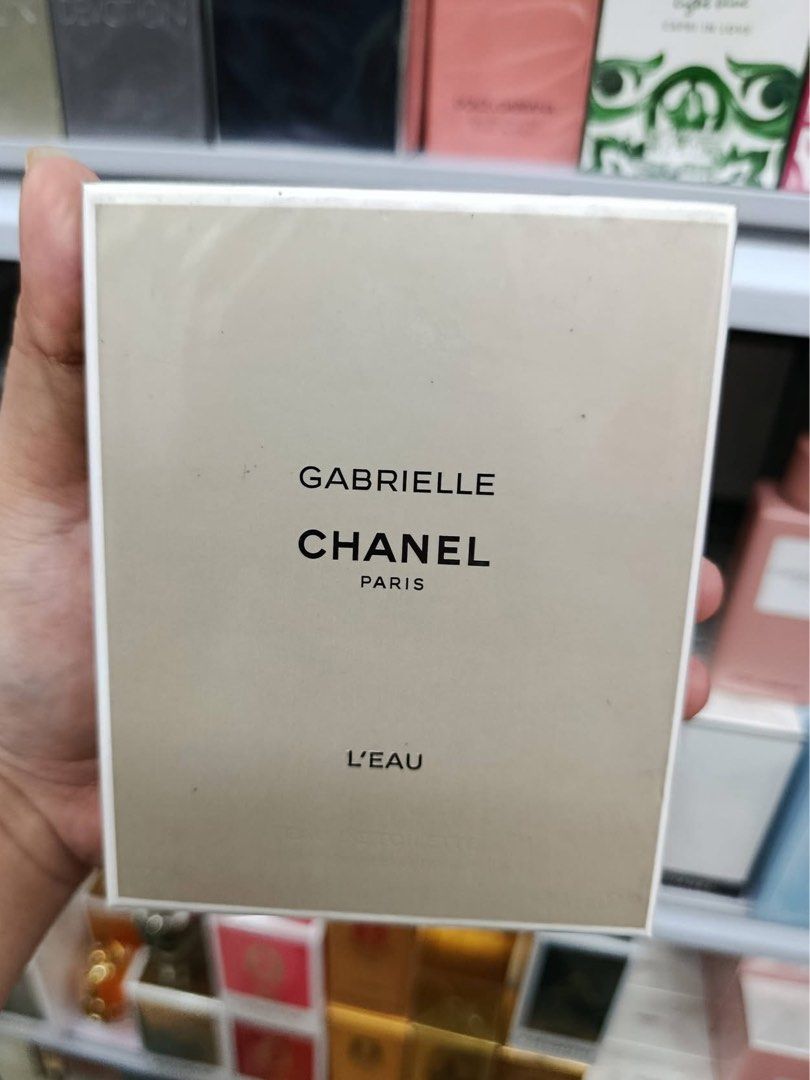 CHANEL GABRIELLE L’EAU | PREMIUM QUALITY (Category: Fragrance & Deodorants) located in Quezon City. Submitted by embere_shop (Listing ID 1470008428, Image 1). Description: 📌 Perfect for yourself or as a gift! ✨ Whether you’re treating yourself or looking for a gift for birthdays and any special occasion, this is a great choice. 💗 The scent is very close to 0G and long-lasting, perfect if you want something that smells premium without going over