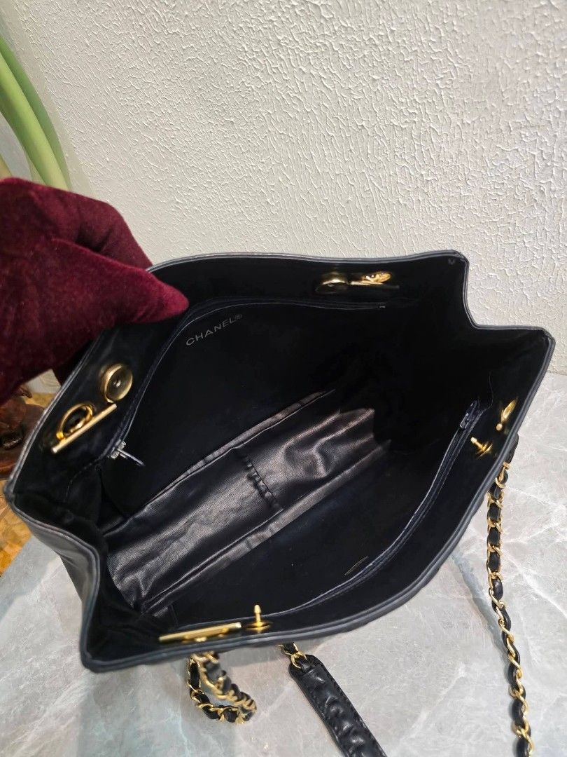 Chanel Quilted Lambskin Chain Pst Tote Authentic💯💯 (Category: Luxury Bags & Wallets) located in Davao. Submitted by SecondhandItems97 (Listing ID 1470041889, Image 2). Description: Small size Includes generic dustbag.