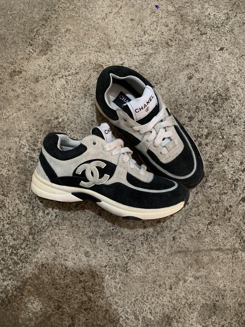 chanel shoes (Category: Sneakers) located in Manila. Submitted by _blessmeo (Listing ID 1470008351, Image 2). Description: 35 eu on tag in very good condition no major flaws! with minor drags.