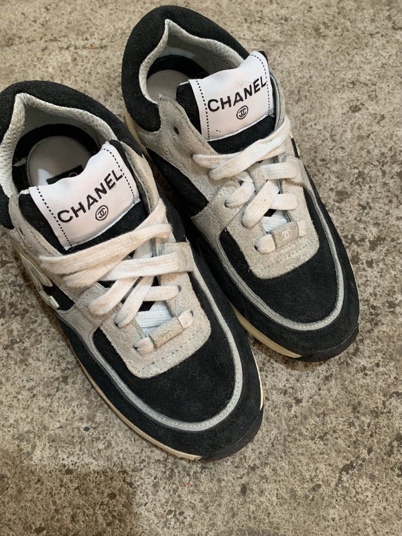 chanel shoes (Category: Sneakers) located in Manila. Submitted by _blessmeo (Listing ID 1470008351, Image 3). Description: 35 eu on tag in very good condition no major flaws! with minor drags.