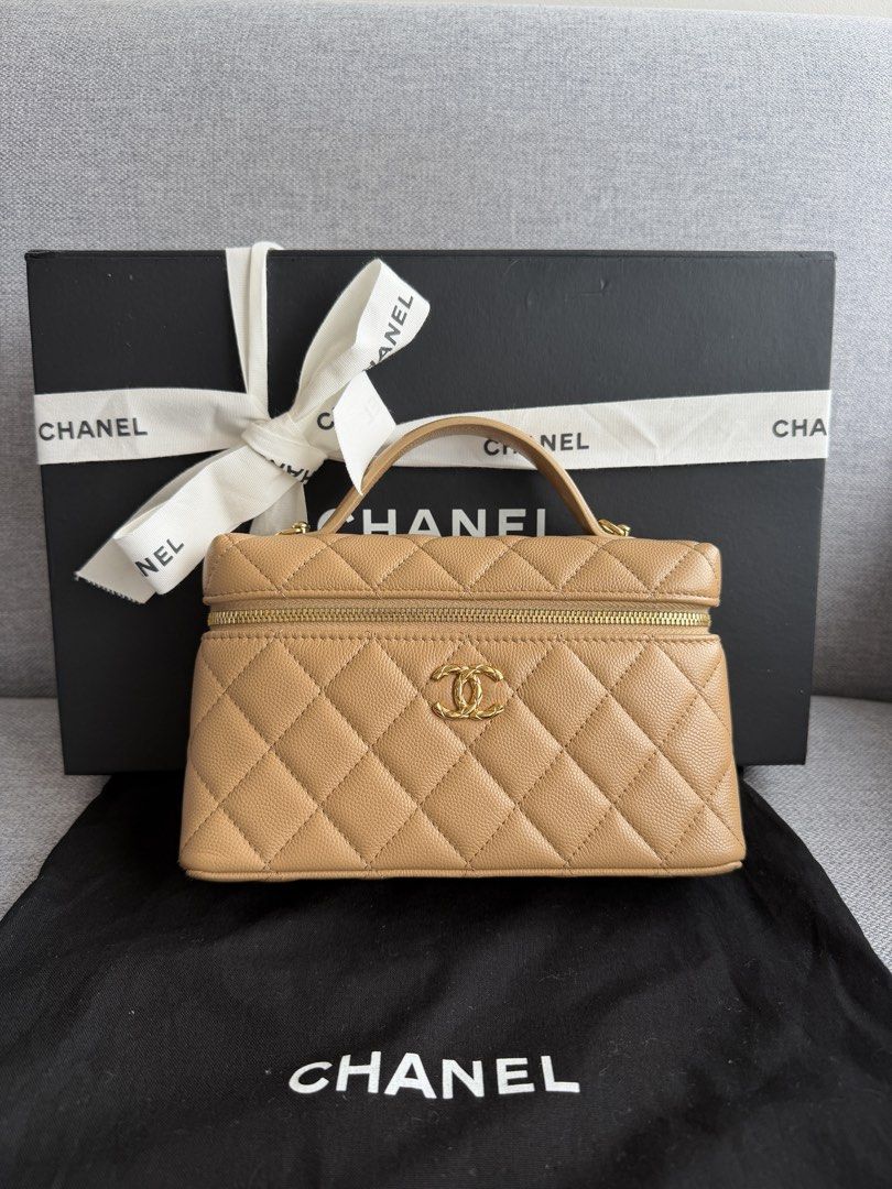 CHANEL TRENDY SLIM LONG VANITY (Category: Luxury Bags & Wallets) located in Makati City. Submitted by theladyluxe.ph (Listing ID 1469948410, Image 1). Description: 𝐎𝐍 𝐇𝐀𝐍𝐃 ✨CHANEL SLIM VANITY BEIGE GHW CAVIAR✨ Like New Condition Comes with microchip, chain strap, box & authenticity certificate 🏷️ 245k Only up to 3mo layaway Nego for cash 💳 MOP: BPI/Bank Transfer/Gcash/Maya/Paypal DISCLAIMER: theladyluxxe is NOT AFFILIATED with any brand p