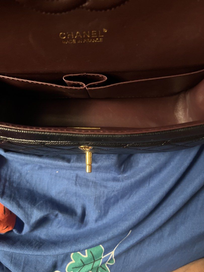 Channel double flap classic med (Category: Luxury Bags & Wallets) located in Manila. Submitted by swiftrabbit_1b4093 (Listing ID 1470008566, Image 3). Description: .
