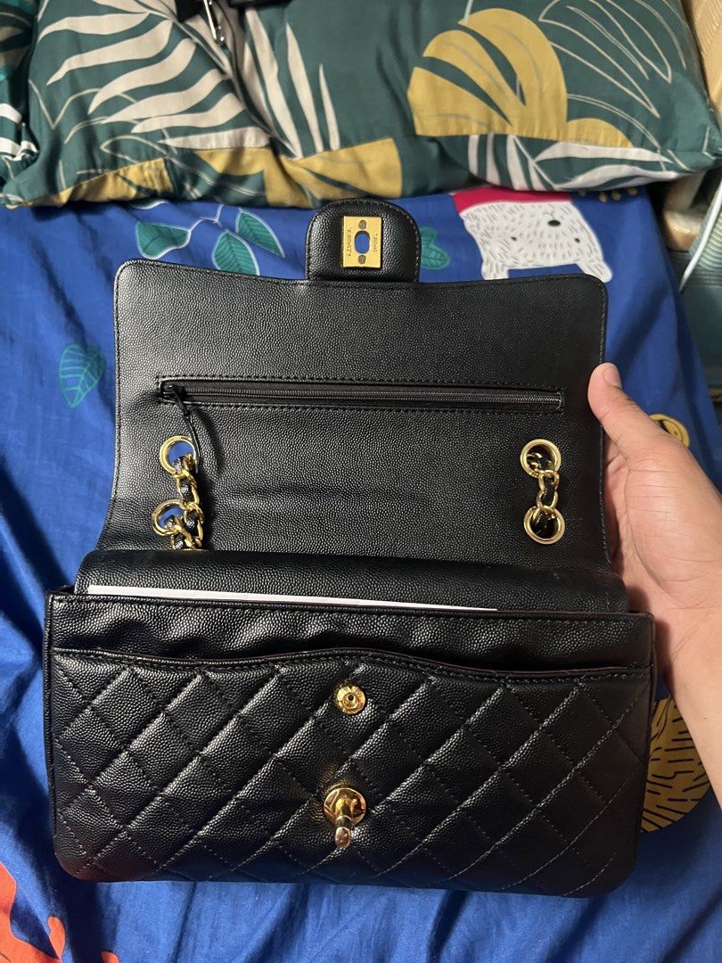 Channel double flap classic med (Category: Luxury Bags & Wallets) located in Manila. Submitted by swiftrabbit_1b4093 (Listing ID 1470008566, Image 2). Description: .