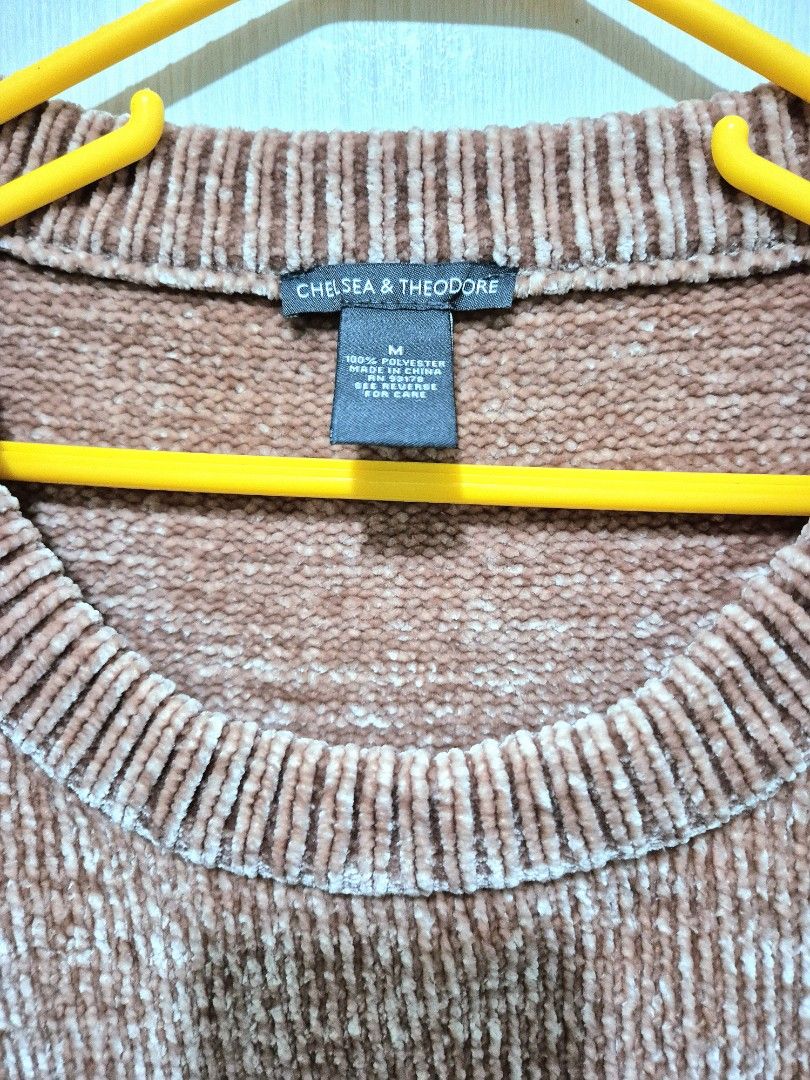 Chelsea & Theodore Chenille Pullover Sweater (Category: Coats, Jackets and Outerwear) located in San Mateo. Submitted by sellbypelle (Listing ID 1470029658, Image 3). Description: Pre loved 🌸 ♡ Personal favorite!! Brand: Chelsea & Theodore (m on tag) Actual Measurements W: 23 (46 bust) L : 25 inch No Issue Location: Rizal 💰 Payment: GCash — pay first 📦 Shipping: + sf via J&T only 🗓️ Batch shipping: Once a week 💡 Actual color may vary slightl