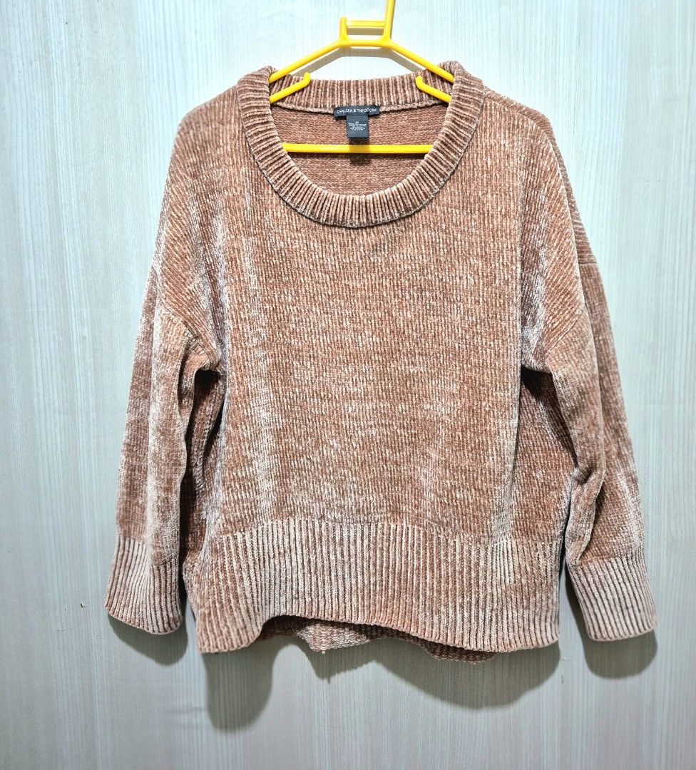 Chelsea & Theodore Chenille Pullover Sweater (Category: Coats, Jackets and Outerwear) located in San Mateo. Submitted by sellbypelle (Listing ID 1470029658, Image 1). Description: Pre loved 🌸 ♡ Personal favorite!! Brand: Chelsea & Theodore (m on tag) Actual Measurements W: 23 (46 bust) L : 25 inch No Issue Location: Rizal 💰 Payment: GCash — pay first 📦 Shipping: + sf via J&T only 🗓️ Batch shipping: Once a week 💡 Actual color may vary slightl