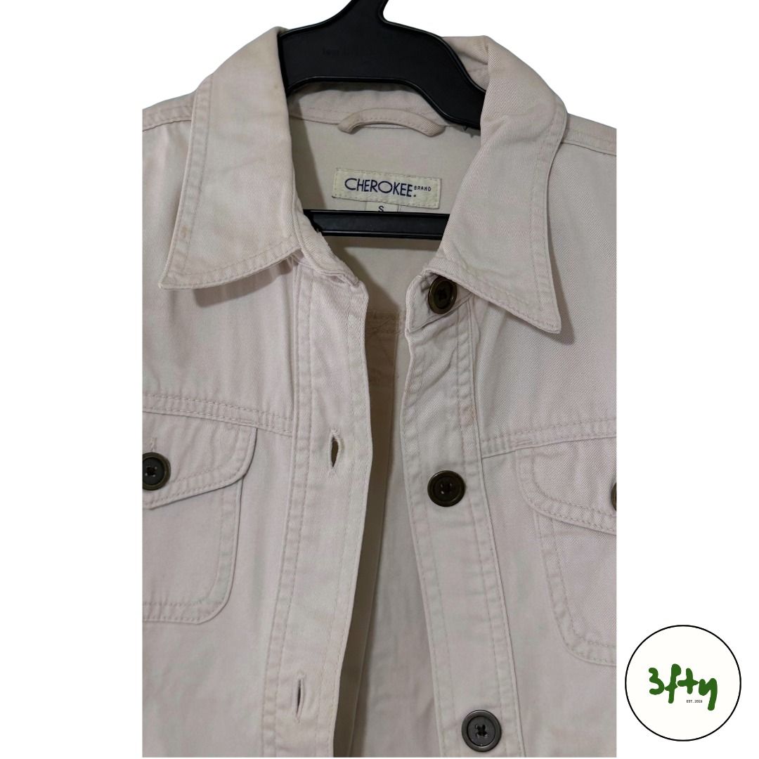 Cherokee Beige Utility Jacket (Category: Coats, Jackets and Outerwear) located in Baguio. Submitted by 3ftypieces (Listing ID 1470008281, Image 3). Description: Mode of payment: GCash/Bank Transfer Mode of delivery: J&T Express (shouldered by buyer) Meet ups/drop off within Baguio City proper only. Feel free to dm for inquiries, thank you!!.