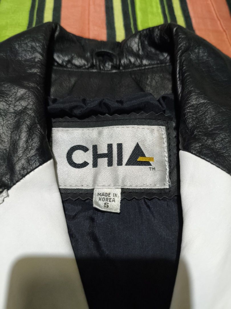 CHIA LEATHER JACKET Y2K (Category: Coats, Jackets and Outerwear) located in Sibulan. Submitted by pepsicola.24 (Listing ID 1470113819, Image 3). Description: Y2k leather jacket, still in excellent condition. small issues on blue leather white spot dimes: length 26" sleeve length 16" width 17".