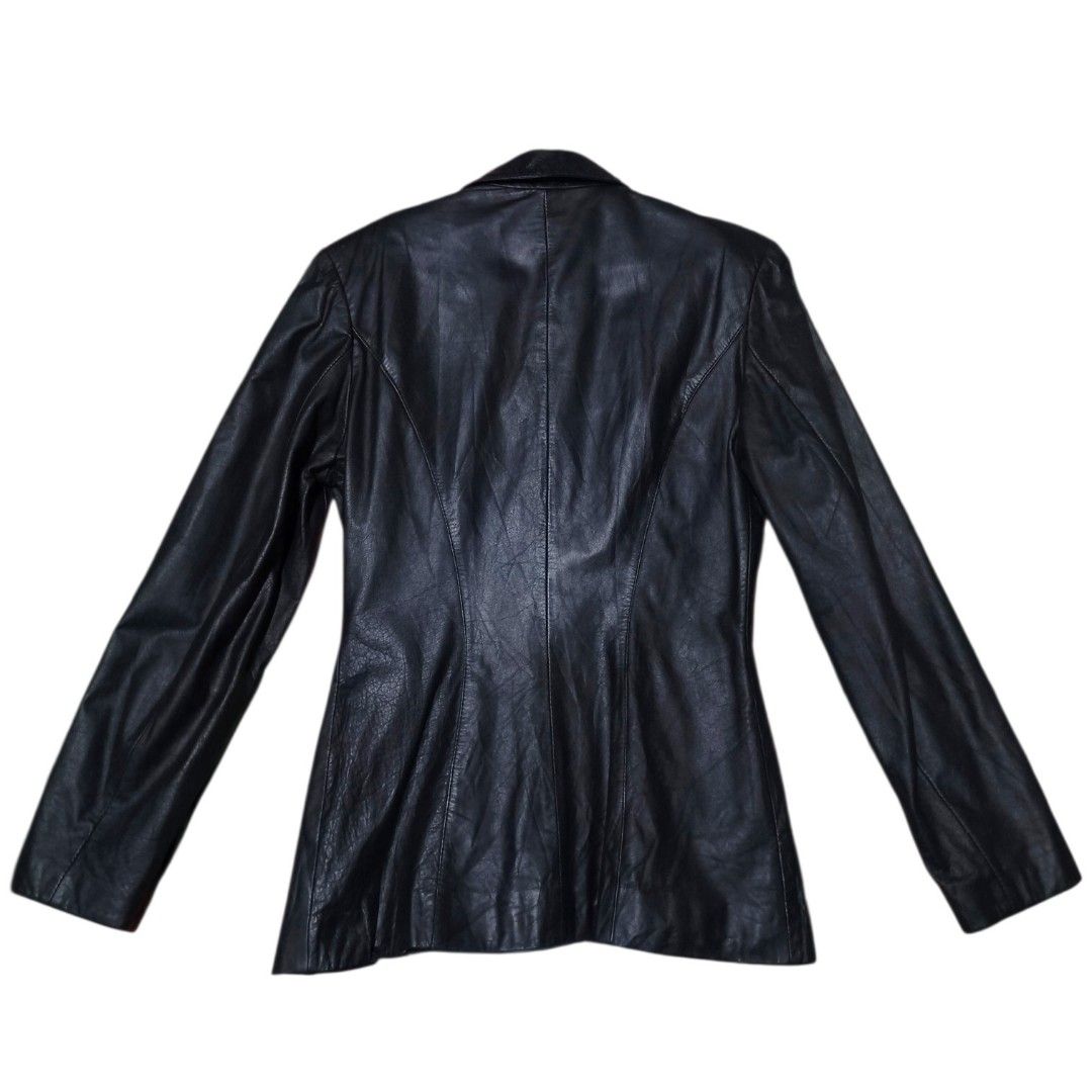 CHIA LEATHER JACKET Y2K (Category: Coats, Jackets and Outerwear) located in Sibulan. Submitted by pepsicola.24 (Listing ID 1470113819, Image 2). Description: Y2k leather jacket, still in excellent condition. small issues on blue leather white spot dimes: length 26" sleeve length 16" width 17".