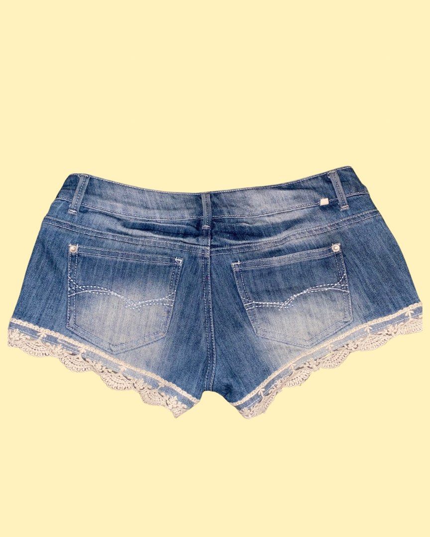 chic low waisted short w/ lace (Category: Shorts) located in Baguio. Submitted by brockhmpton (Listing ID 1470127296, Image 2). Description: s-m low waisted hip: 33-34.