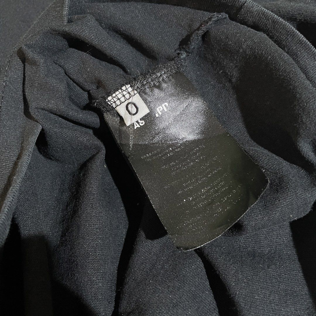 Chinism (Category: Tshirts & Polo Shirts ) located in Tubao. Submitted by dannvictor0119 (Listing ID 1470138095, Image 3). Description: XL-XXL Color rate 9/10 Need wash Cut neck tag.
