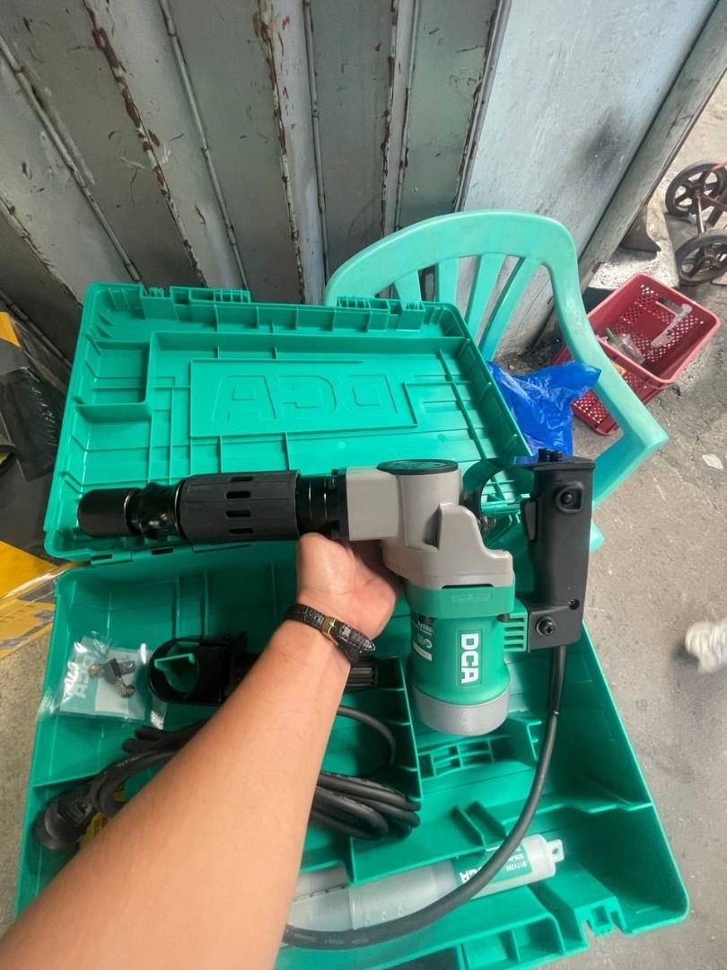 Chipping Gun Model: AZG6S (Category: Everything Else Others) located in Manila. Submitted by 09171479278_elsie. (Listing ID 1469963982, Image 2). Description: Chipping Gun Model: AZG6S.