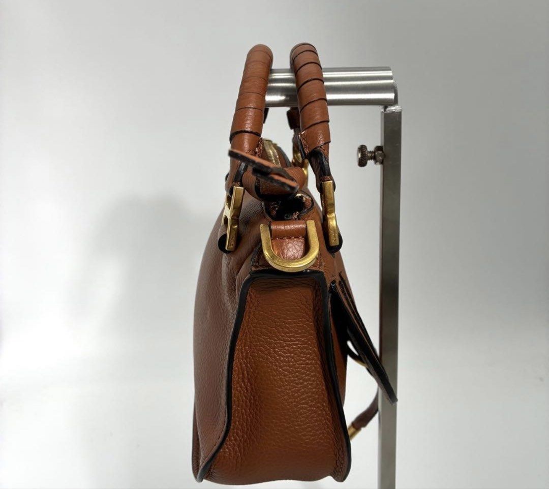 Chloe Mini Marcie Double Handle (Category: Luxury Bags & Wallets) located in Las Pinas. Submitted by daisuki_japan_luxury_by_reiko (Listing ID 1469967639, Image 3). Description: We offer immediate purchase approval. Our store deals exclusively in authentic products, so please feel confident in making your purchase. We only handle high-quality authentic items, so you can shop with peace of mind (^^) [Product] Chloe Mini Marcie 2-way Handbag, Brown
