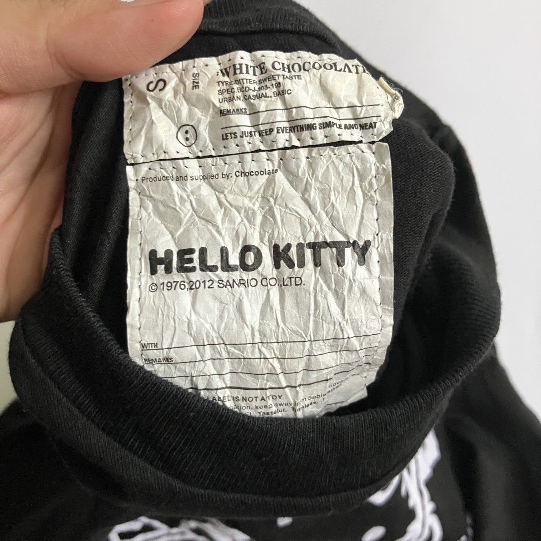 🌼Chocolate 2012 hello kitty baby tee • small (Category: Shirts) located in Cagayan de Oro. Submitted by capybara.co.ph (Listing ID 1470015531, Image 2). Description: small L22.5 B32 - 34 flaw on the last pic 🌺 mine ₱199 | grab ₱249 💓 lock ₱269 ♡ most items are thrifted, so manage your expectations ♡ most items are unwashed & steamed only ♡ no cod ♡ no return, exchange or cancelation ♡ will block & post if no reply or cancelled ♡ mop is mariban