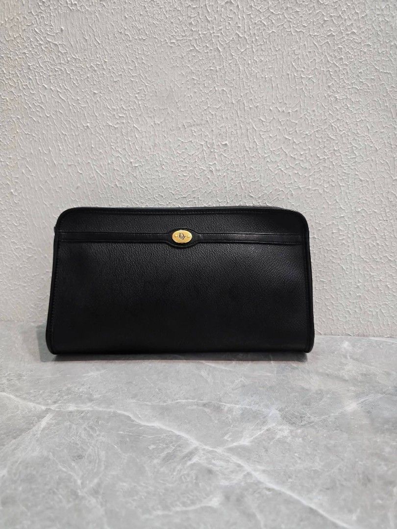 Christian Dior Clutch Bag Authentic💯💯 (Category: Clutches) located in Davao. Submitted by SecondhandItems97 (Listing ID 1470041043, Image 2). Description: Medium size Includes generic dustbag.