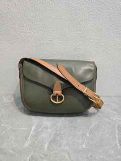 (Category: ) located in . Submitted by SecondhandItems97 (Listing ID 1470017092, Image 1). Description: .