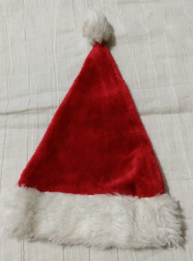 Christmas Hat Bundle (Category: Announcements) located in Caloocan City. Submitted by appleblossoms07 (Listing ID 1470086337, Image 3). Description: See issue on photo 4 pcs. for 120.