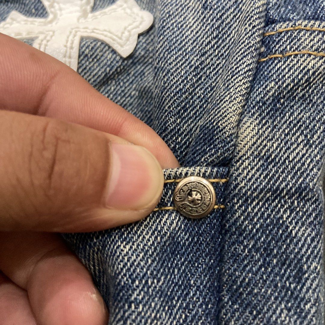 Chrome hearts x levi’s multi cross patch denim pants (Category: Jeans) located in Manila. Submitted by ivan_carbungco (Listing ID 1469992073, Image 3). Description: CHROME HEARTSxLEVI’S MULTI CROSS PATCH DENIM PANTS Waist-28.5 Length-41.5 Leg hole-10.5 Hem-8 GOOD CONDITION NEED WASH COMPLETE TAGS 2k CLAIM.