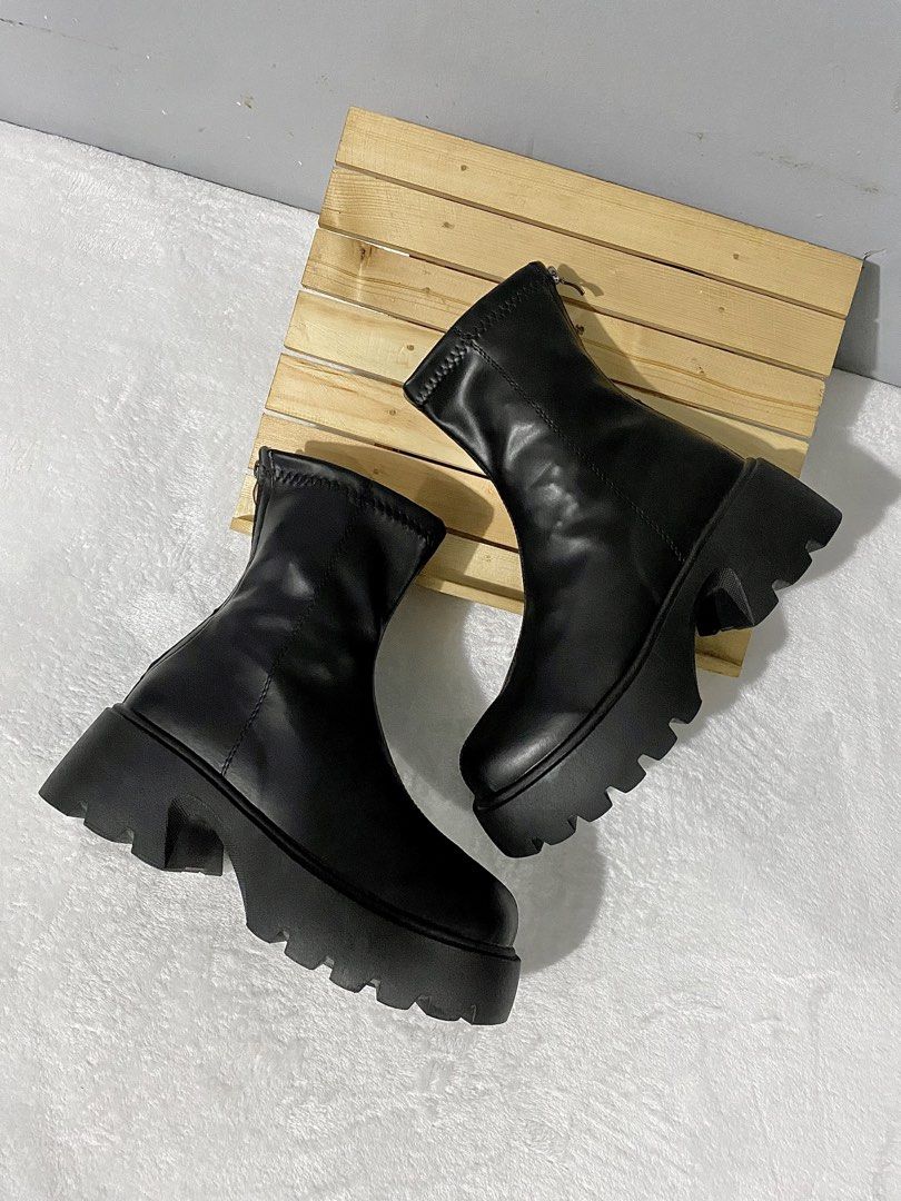 chunky mid calf boots <3 (Category: Boots) located in Bulacan. Submitted by parapapa (Listing ID 1470094343, Image 2). Description: 38-39 / 24.5cm heels: 2” good as new!.