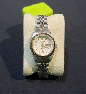 (Category: ) located in . Submitted by jbok_watches. (Listing ID 1470103179, Image 1). Description: .
