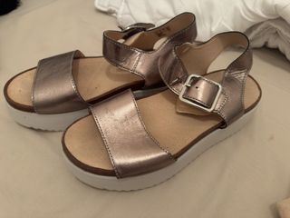（分類：）位於 。 由 tweety35 提交（商品編號 1470005420，圖片 1）。簡介： 。