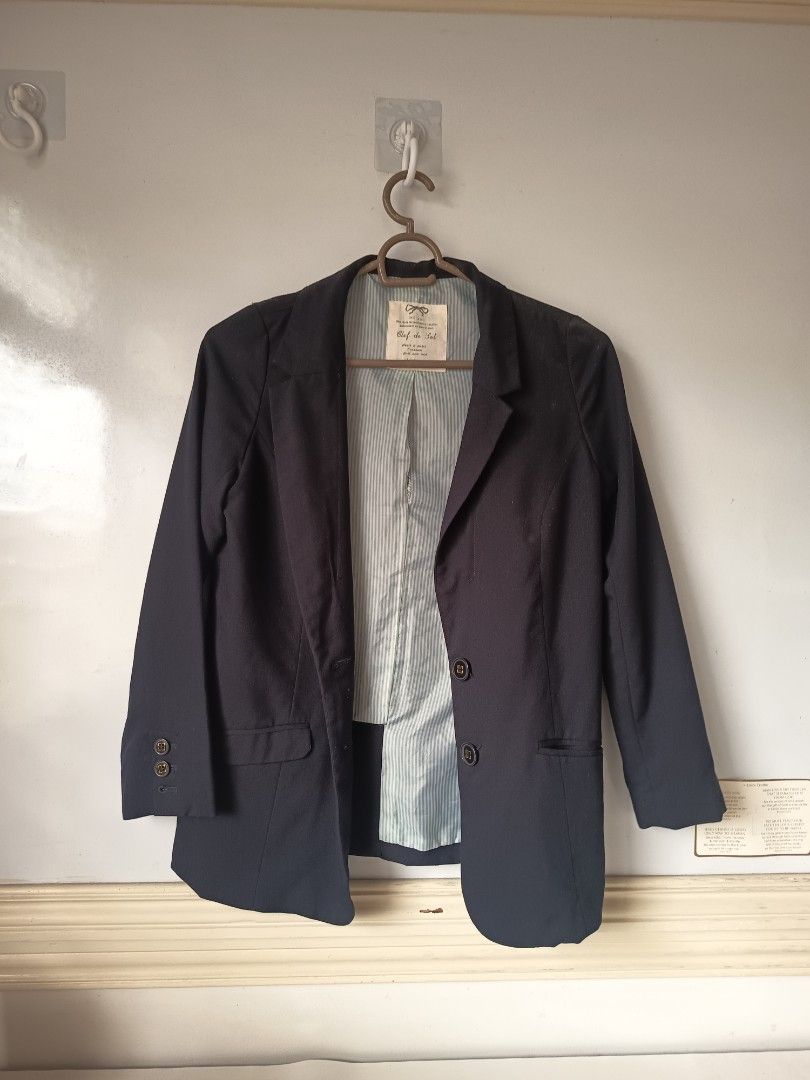 Clef de Sol Black Blazer (Category: Coats, Jackets and Outerwear) located in Muntinlupa City. Submitted by liaadeclutters (Listing ID 1470005297, Image 1). Description: .