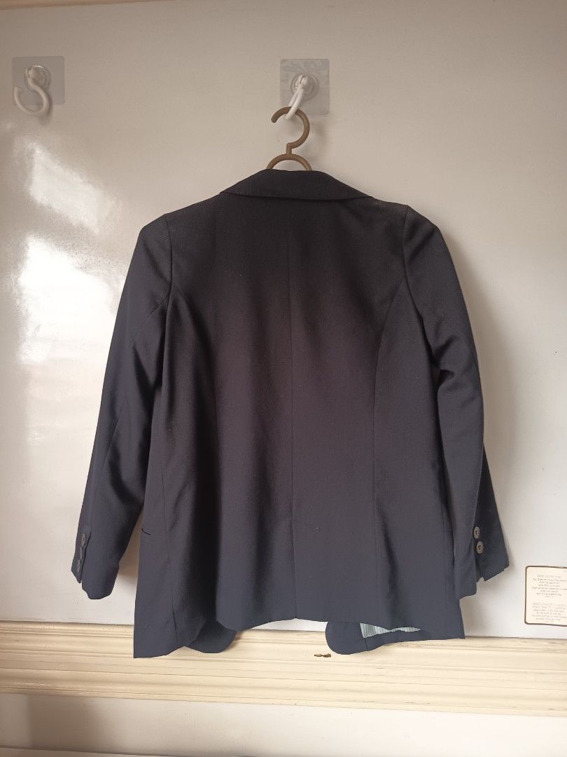 Clef de Sol Black Blazer (Category: Coats, Jackets and Outerwear) located in Muntinlupa City. Submitted by liaadeclutters (Listing ID 1470005297, Image 2). Description: .