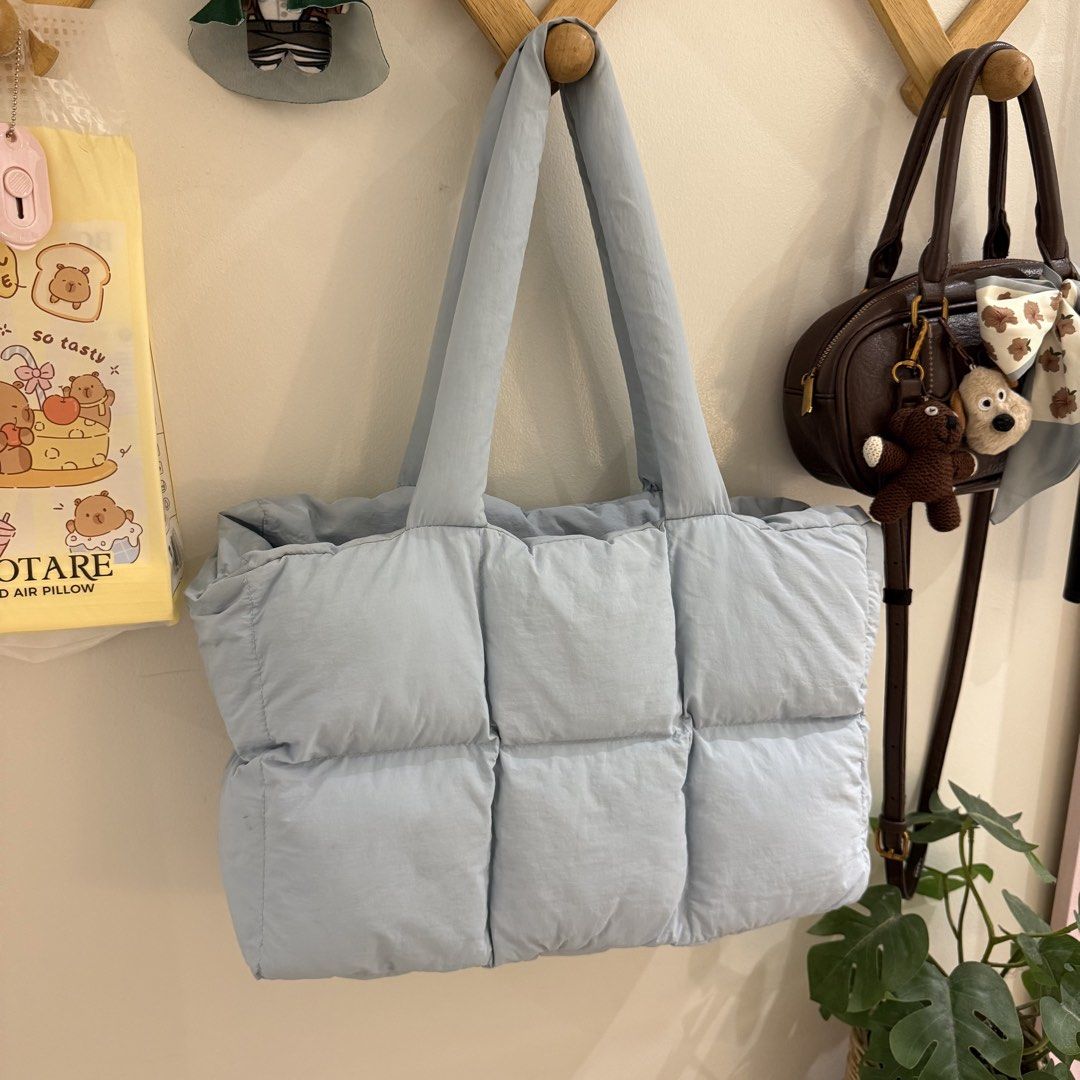 Cloud Puff Shoulder Bag in Light Blue Preloved (Category: Shoulder Bags) located in San Pedro. Submitted by jellybean.co (Listing ID 1470028523, Image 1). Description: Superb quality!!! 🌸✨.