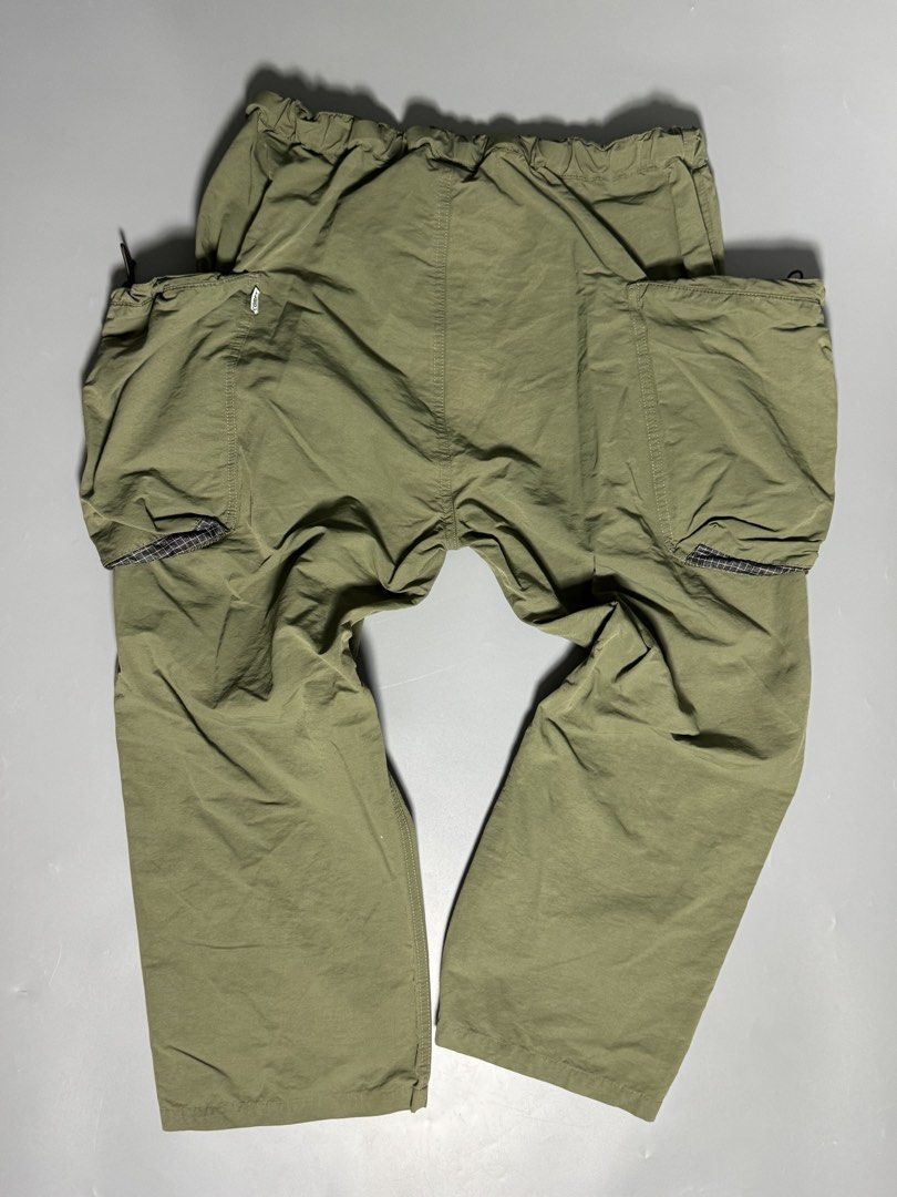 CMF outdoor garment Pants (Category: Trousers) located in Las Pinas. Submitted by weryouat (Listing ID 1470020139, Image 2). Description: Cmf Activity Pants🚨🚨🚨 Polyester light Ankle length Small-Med Good Condition 26-30" waist 11"thigh 9"hem 33" length 1,800 only MOP BPI/GCASH SHIP VIA J&T/Lalamove PAYMENTS FIRST POLICY LAS PINAS📍.